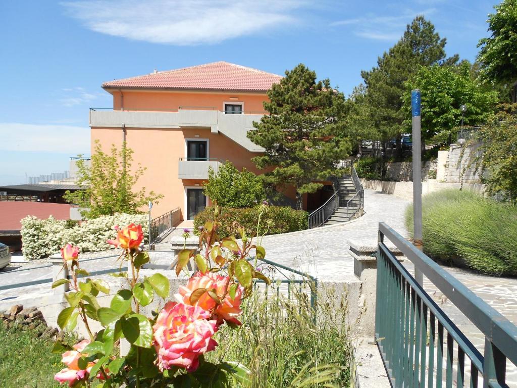 Hotel Santangelo Monte SantʼAngelo Exterior foto