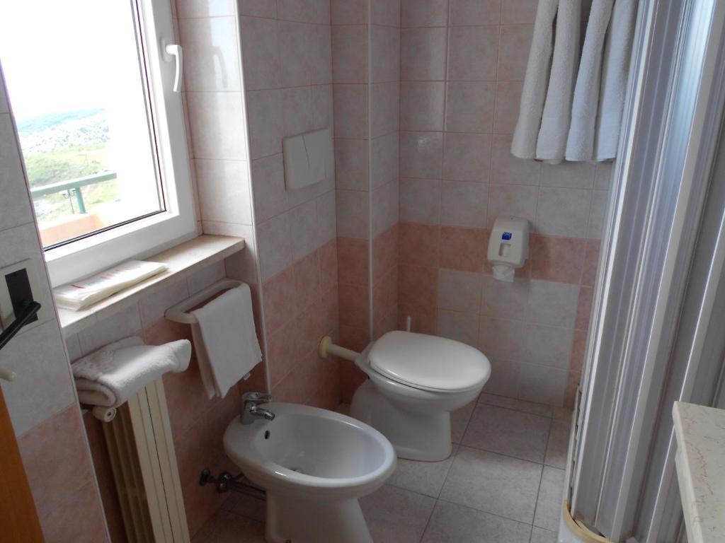 Hotel Santangelo Monte SantʼAngelo Quarto foto