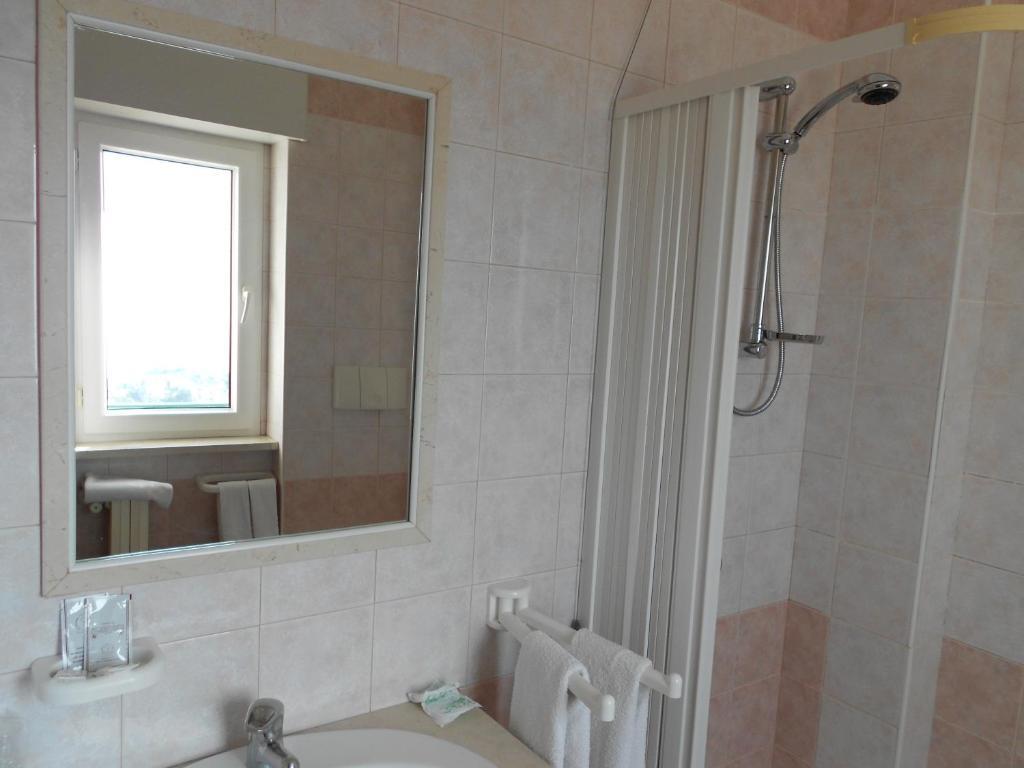 Hotel Santangelo Monte SantʼAngelo Quarto foto